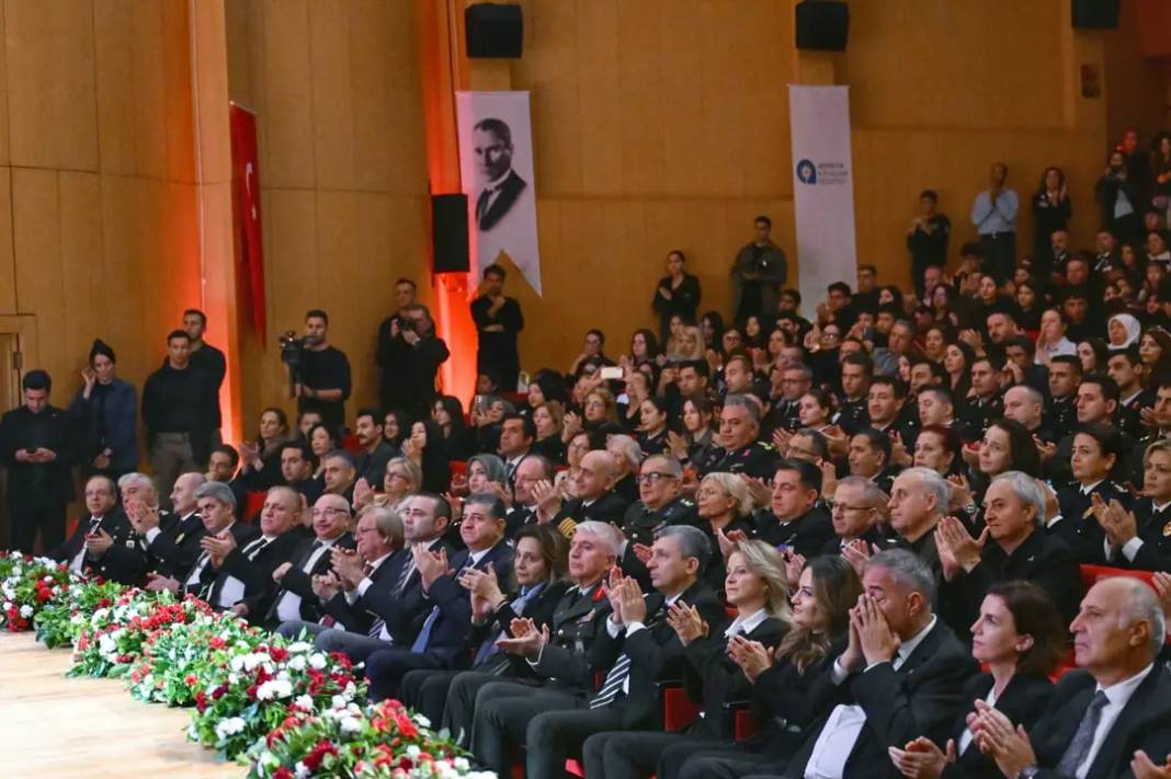 Atamıza Denizde, Karada Saygı Duruşu 15
